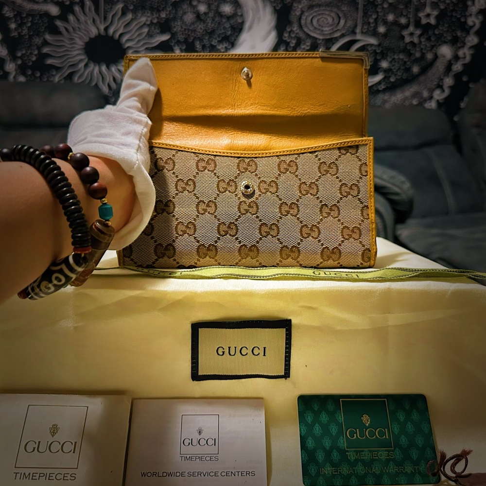 Authentic Vintage Gucci Beige and Brown Monogram Wallet ❌80% OFF SALE❌ - Picture 6 of 16